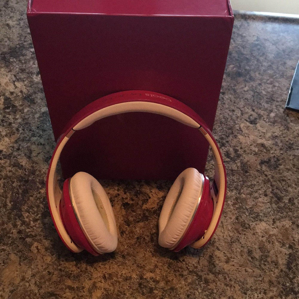 Studio 1.0 Beats by Dre (DONATING 1/27/19)